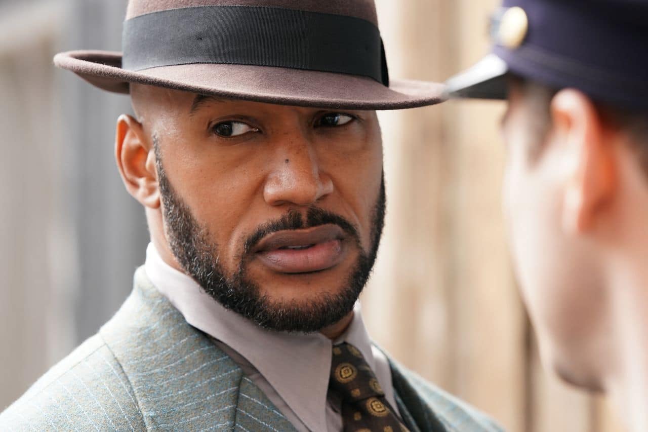 HENRY SIMMONS