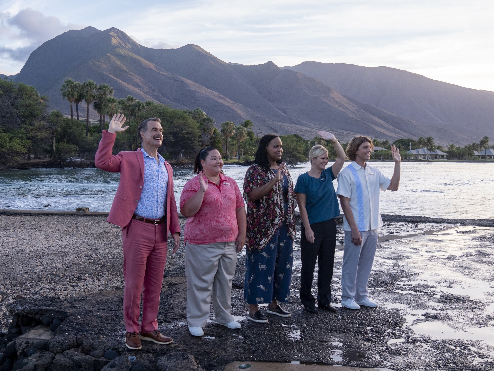 Murray Bartlett, Jolene Purdy, Natasha Rothwell, and Lukas Gage in The White Lotus