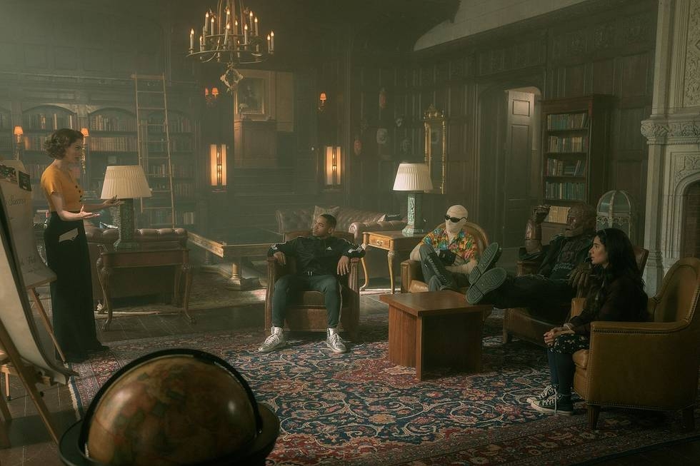 April Bowlby, Joivan Wade, Matt Bomer, Brendan Fraser, and Diane Guerrero in Doom Patrol Season 3 Episode 9