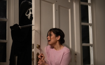 Jenna Ortega in Matt Bettinelli-Olpin and Tyler Gillett's Scream