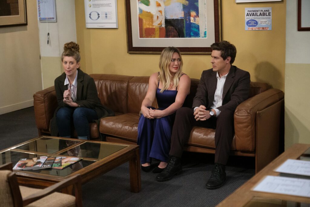Hilary Duff and Chris Lowell in Isaac Aptaker and Elizabeth Berger's Hulu romance comedy-drama series, How I Met Your Father, Season 1 Episode 8