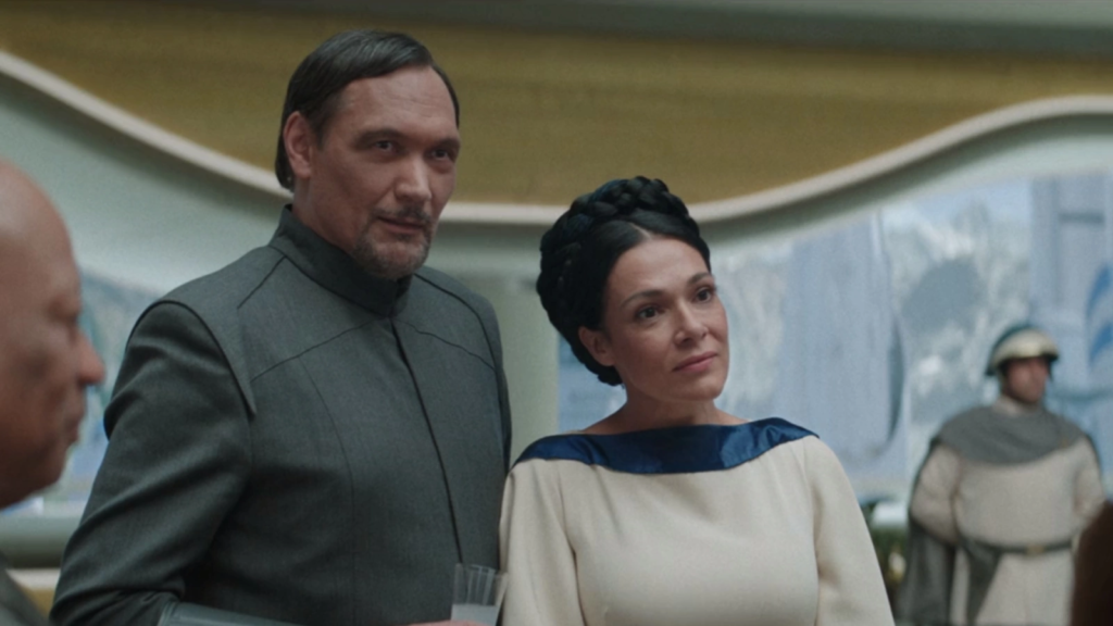Jimmy Smits and Simone Kessell in Obi-Wan Kenobi, Kessell to appear in Yellowjackets Season 2