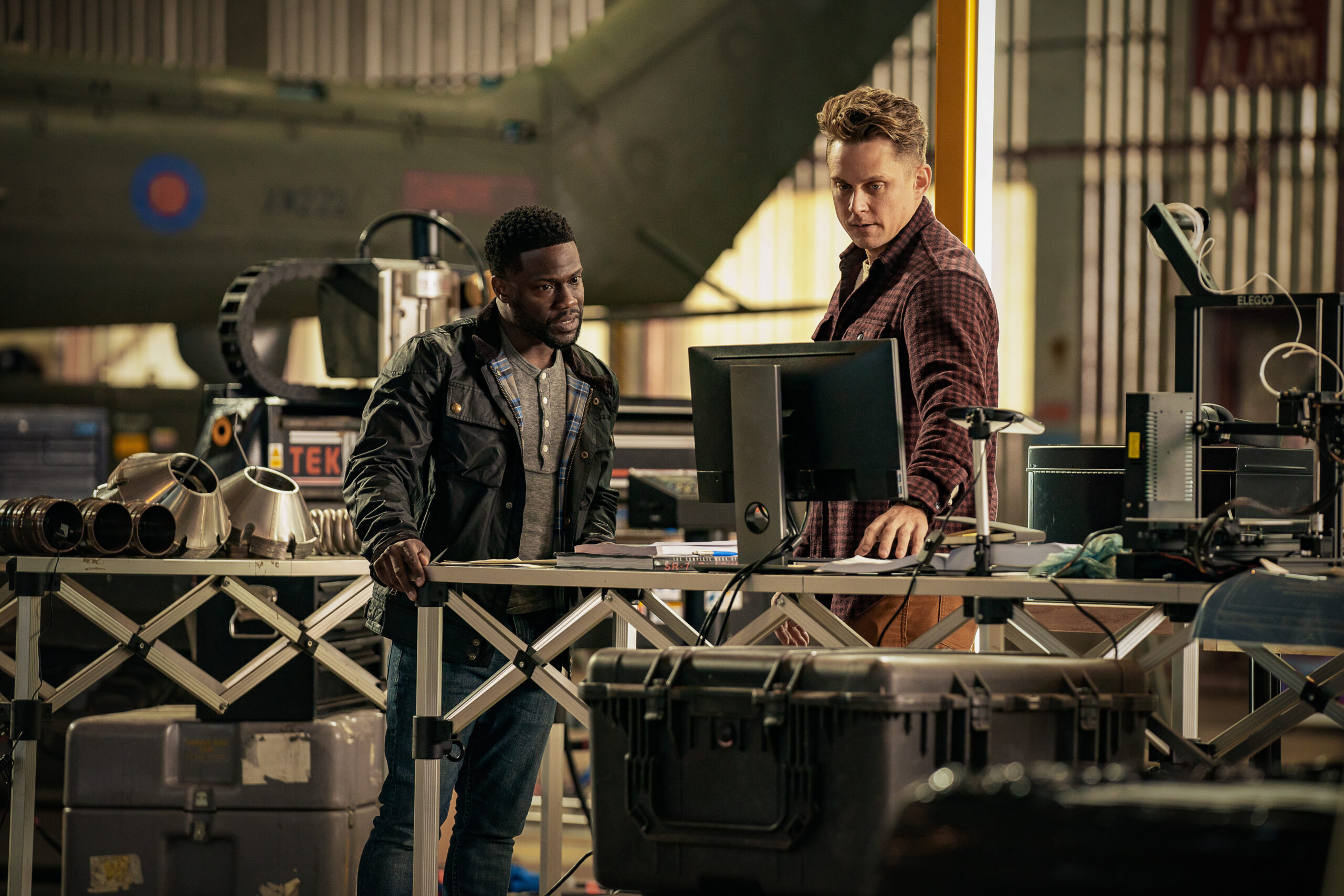 Kevin Hart and Billy Magnussen in F. Gary Gray's action heist crime comedy Netflix film, Lift.