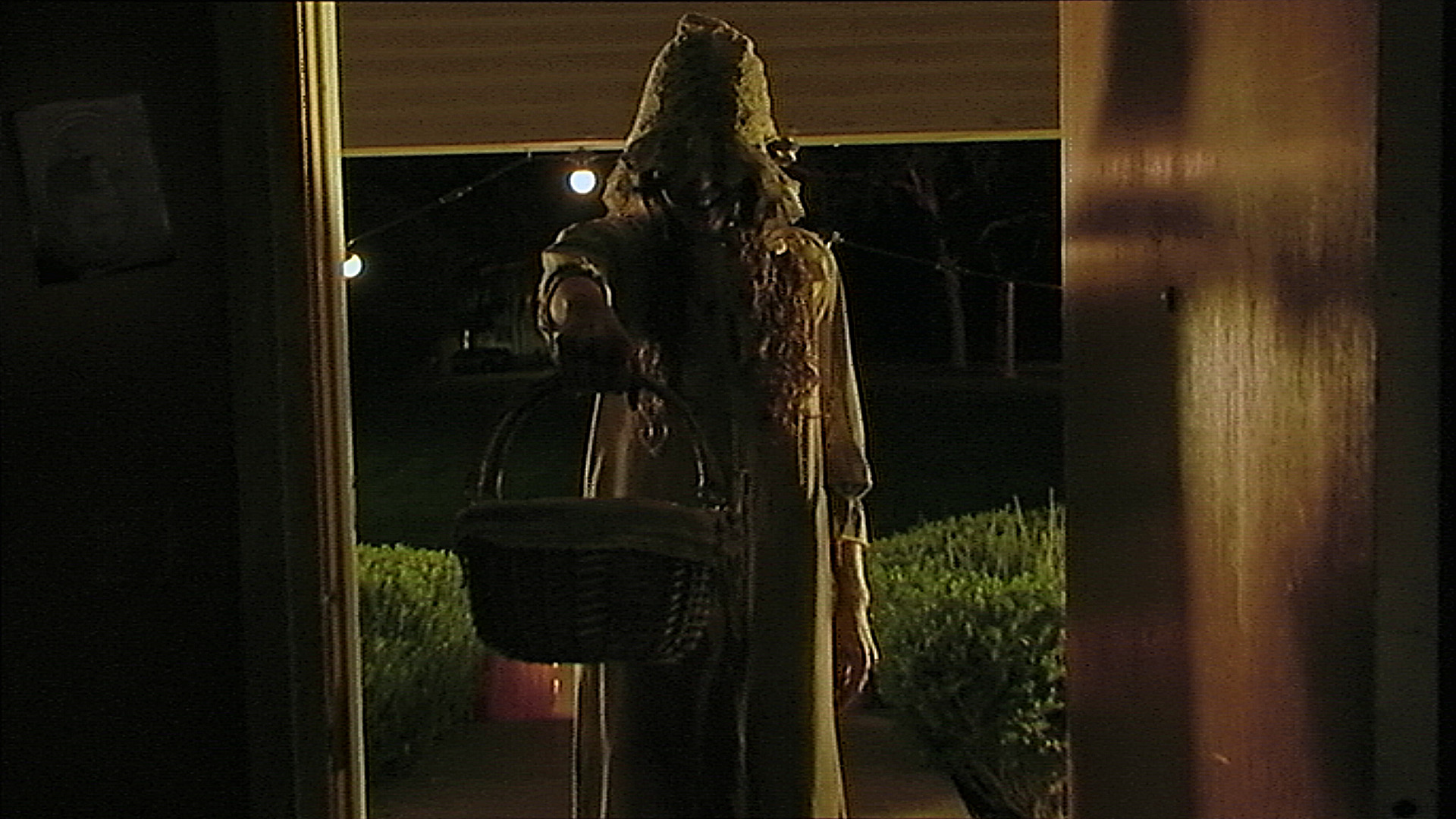 Anna Zlokovic's Shudder and Bloody Disgusting horror segment of VHS Halloween, Coochie Coochie Coo